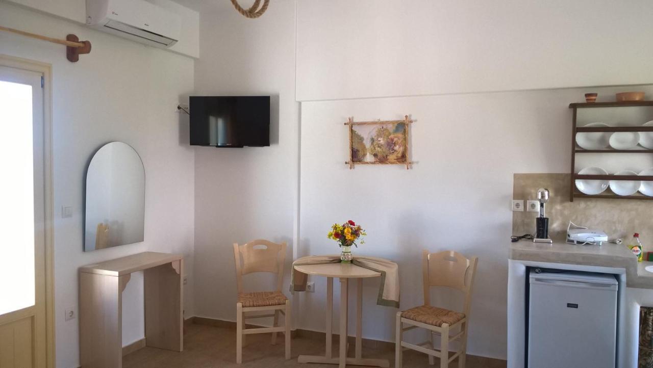 Ferienwohnung Gyrouli 1 Pera Gyalos Exterior foto